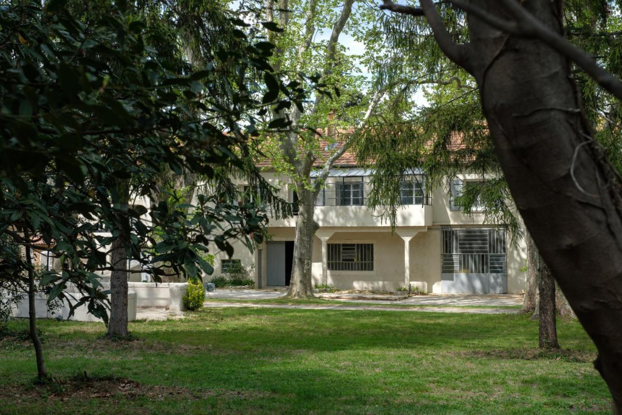Mas neuf de Romanin : Mas Provençal Familial Saint-Rémy-de-Provence Exterior foto